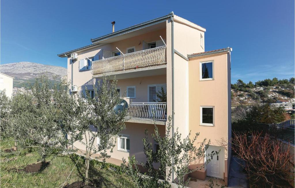 Solin Apartment | Two-Bedroom Apartment in Solin