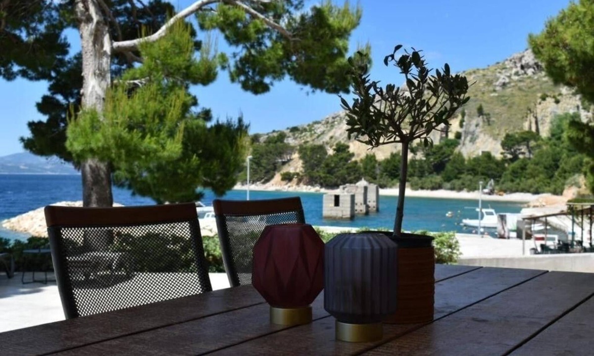 Medici Apartment | Two bedroom apartment near beach Medići, Omiš (A-25214-e)