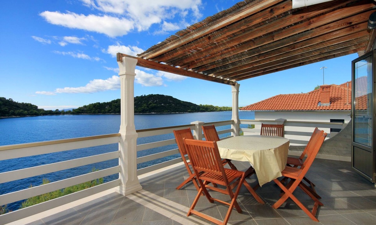 Blato Apartment | Two bedroom apartment near beach Karbuni (Korčula) (A-9308-a)