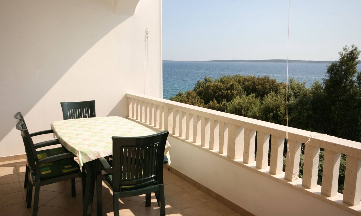 Mandre Apartment | Two bedroom apartment near beach Mandre, Pag (A-6518-a)