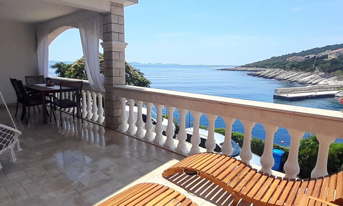 Zavalatica Apartment | Two bedroom apartment near beach Zavalatica, Korčula (A-184-a)