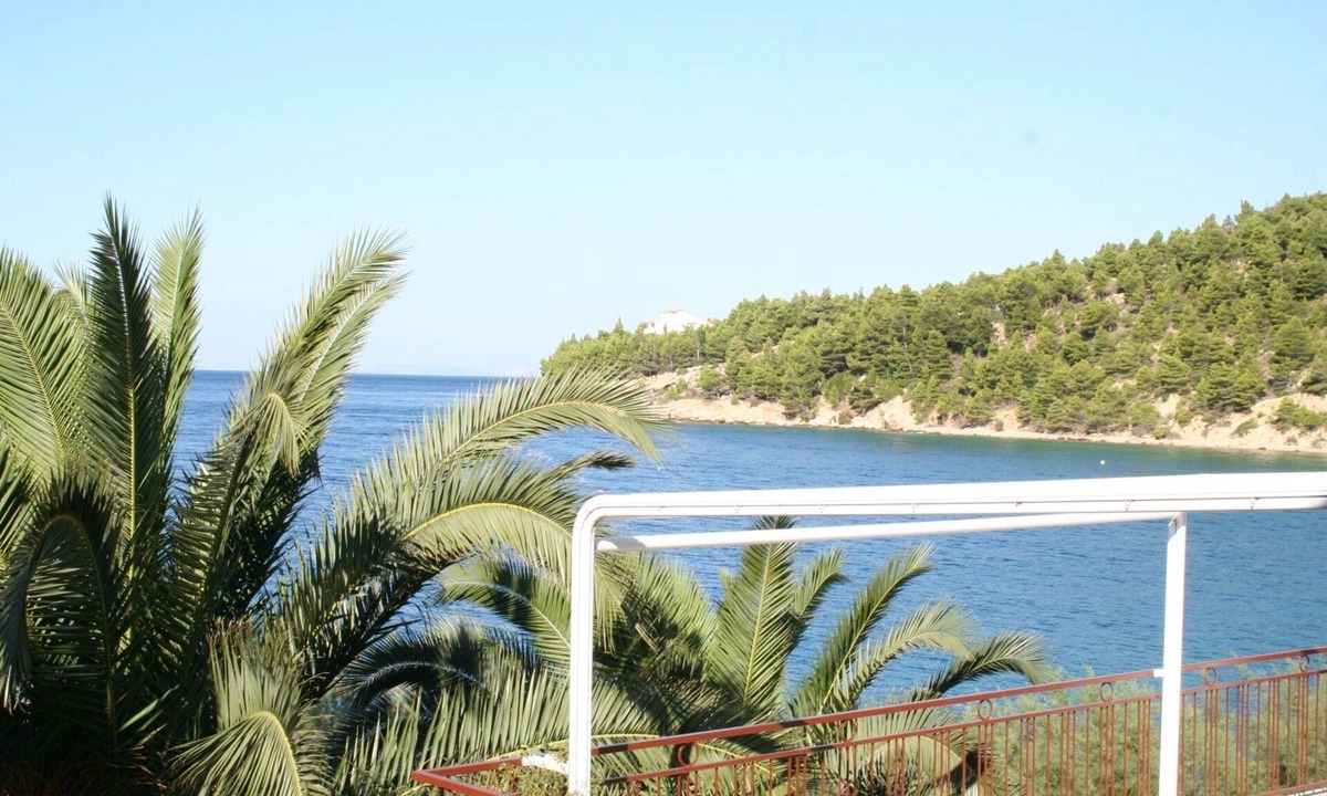 Stanici Apartment | Two bedroom apartment near beach Stanići, Omiš (A-1032-a)