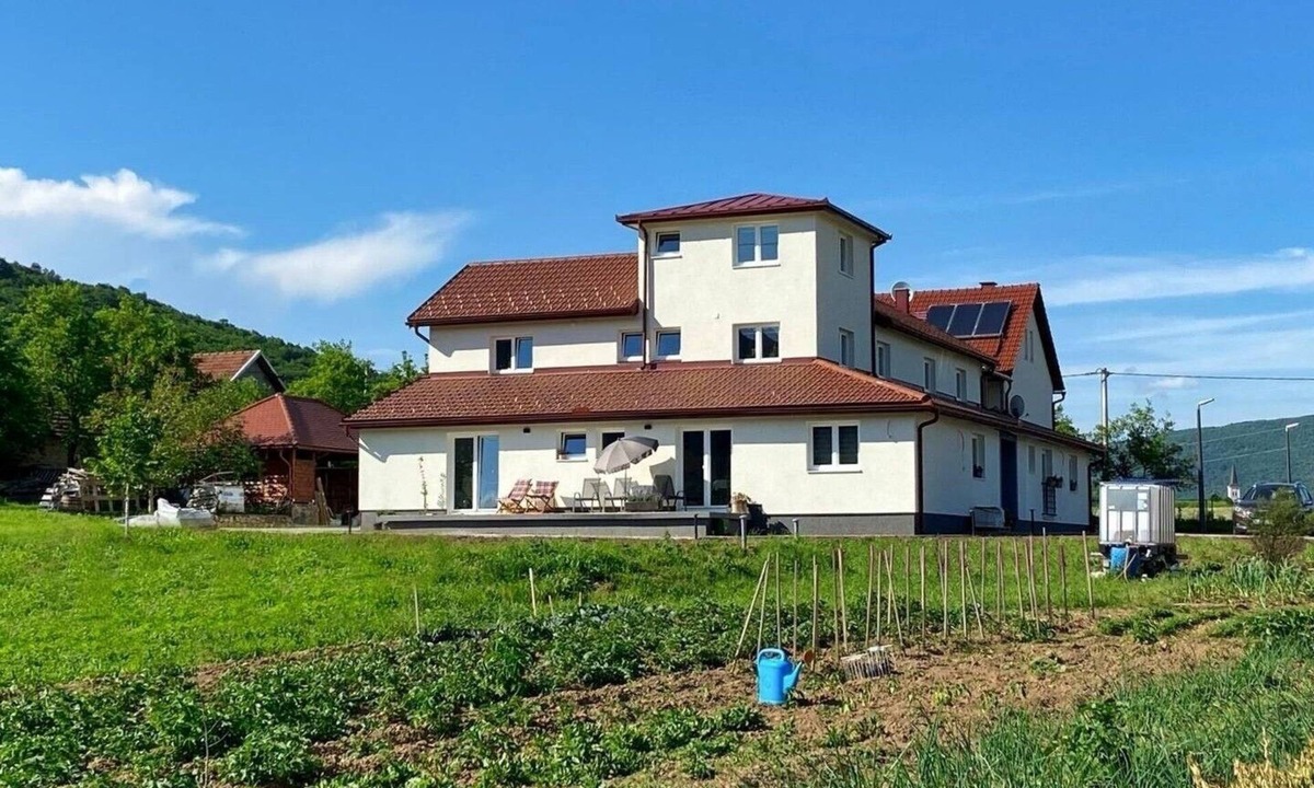 Otocac Apartment | Two bedroom apartment (pet friendly) Otočac, Velebit (A-24987-a)