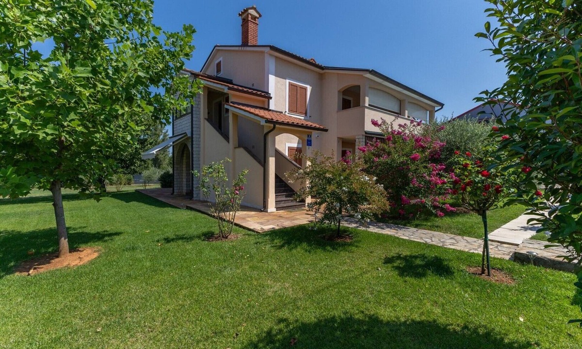 Vrvari Apartment | Two-Bedroom Apartment Stanko No.3 with Terrace