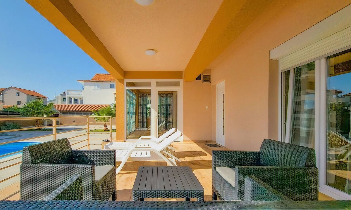 Bibinje Apartment | Two bedroom apartment with terrace Bibinje, Zadar (A-5778-b)