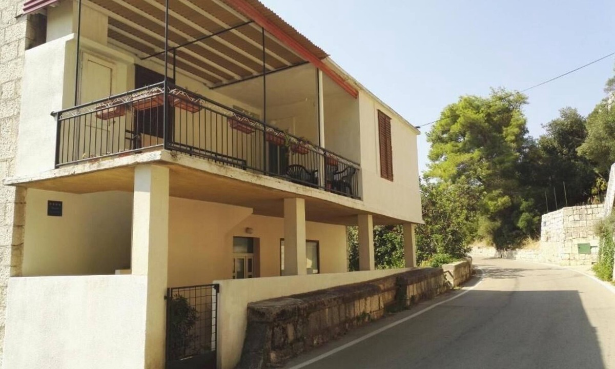 Lastovo Apartment | Two bedroom apartment with terrace Lastovo (A-8322-a)