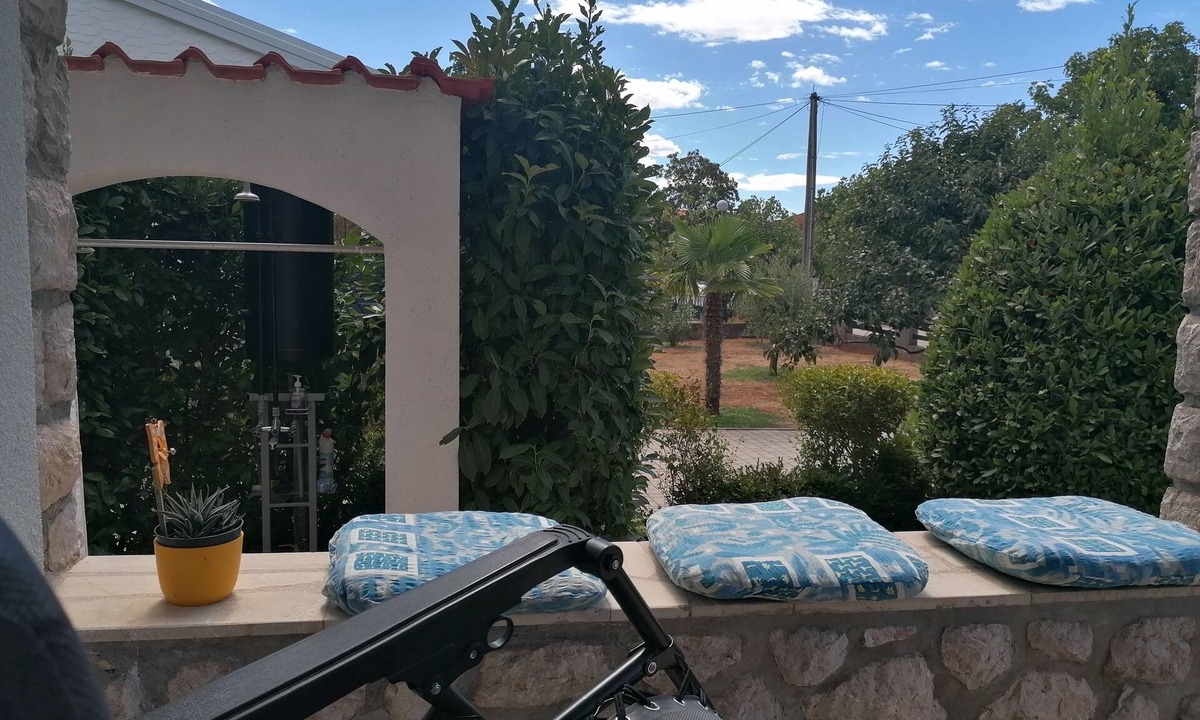 Njivice Apartment | Two bedroom apartment with terrace Njivice, Krk (A-5320-a)