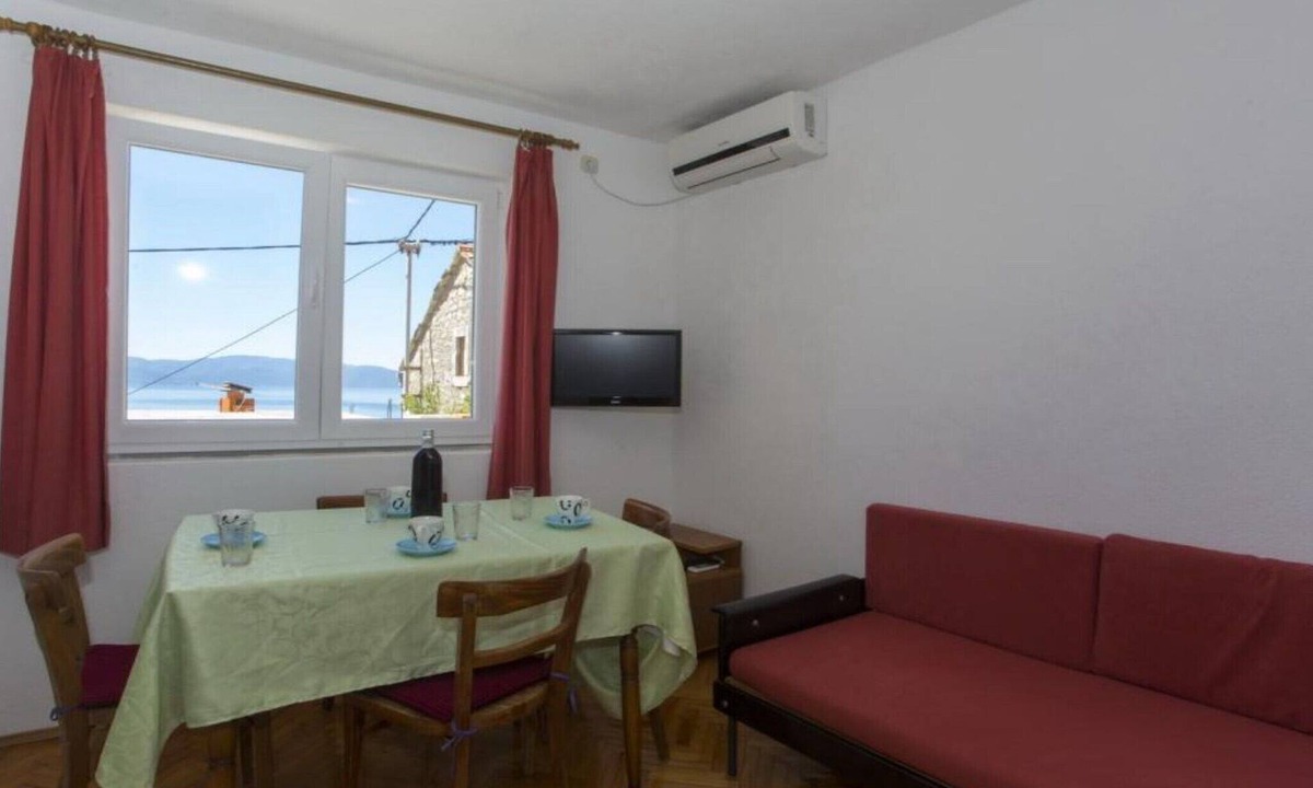 Brist Apartment | Two Bedroom Apartment with Terrace