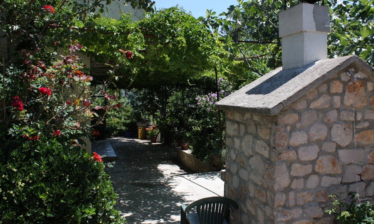 Susica Apartment | Two bedroom apartment with terrace Murter (A-5098-b)