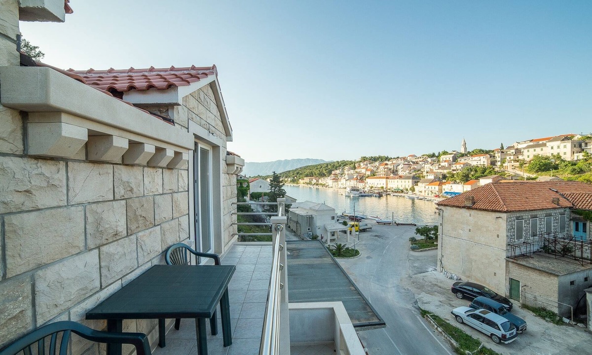 Povlja Apartment | Two bedroom apartment with terrace and sea view Povlja, Brač (A-12352-a)