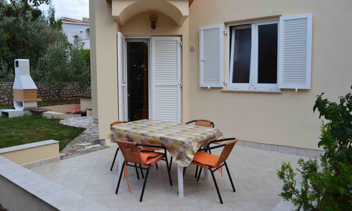 Punat Apartment | Two bedroom apartment with terrace Punat, Krk (A-16307-b)