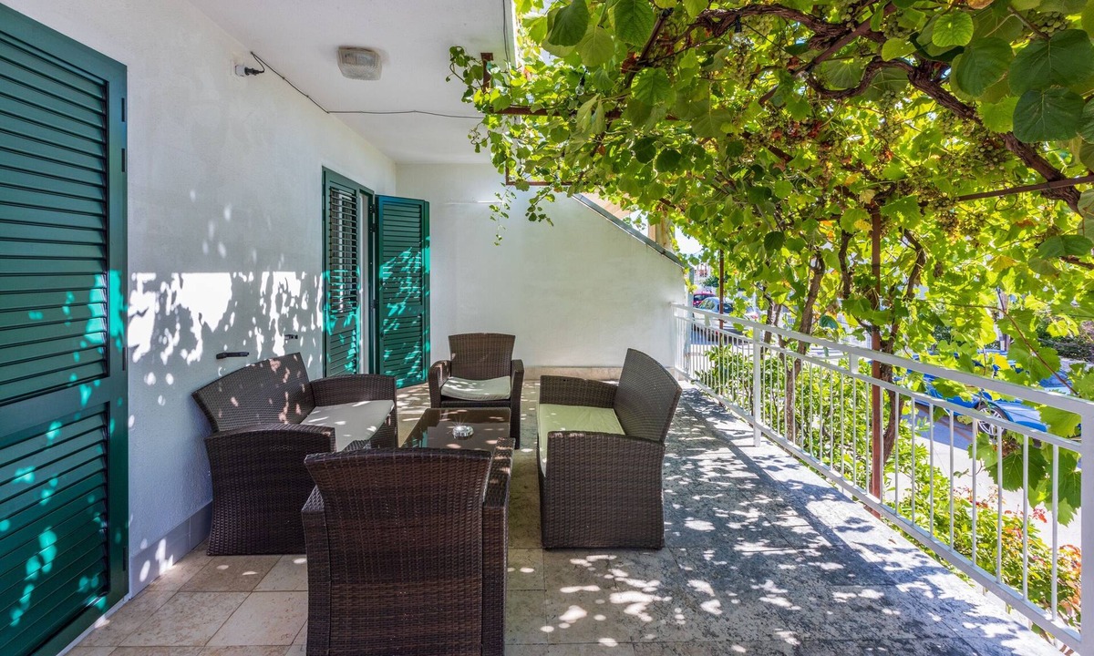 Selce Apartment | Two bedroom apartment with terrace Selce, Crikvenica (A-19455-b)