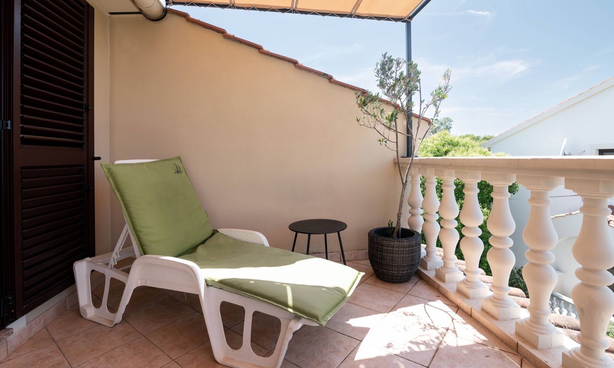 Muline Apartment | Two bedroom apartment with terrace and sea view Muline, Ugljan (A-8521-b)
