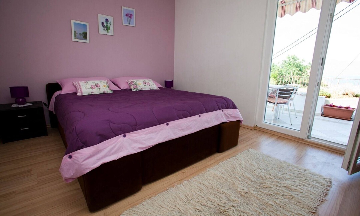 Vrbnik Apartment | Two bedroom apartment with terrace and sea view Vrbnik, Krk (A-5392-a)