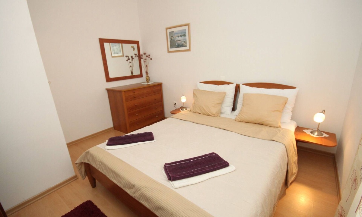 Ivan Dolac Apartment | Two bedroom apartment with terrace and sea view Ivan Dolac, Hvar (A-8734-f)