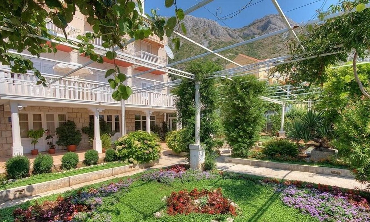 Mlini Apartment | Two bedroom apartment with balcony and sea view Mlini, Dubrovnik (A-8835-c)