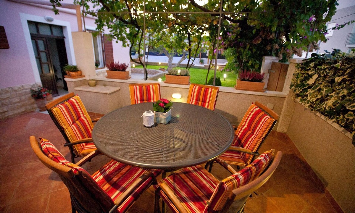 Preko Apartment | Two bedroom apartment with terrace Preko, Ugljan (A-14163-b)
