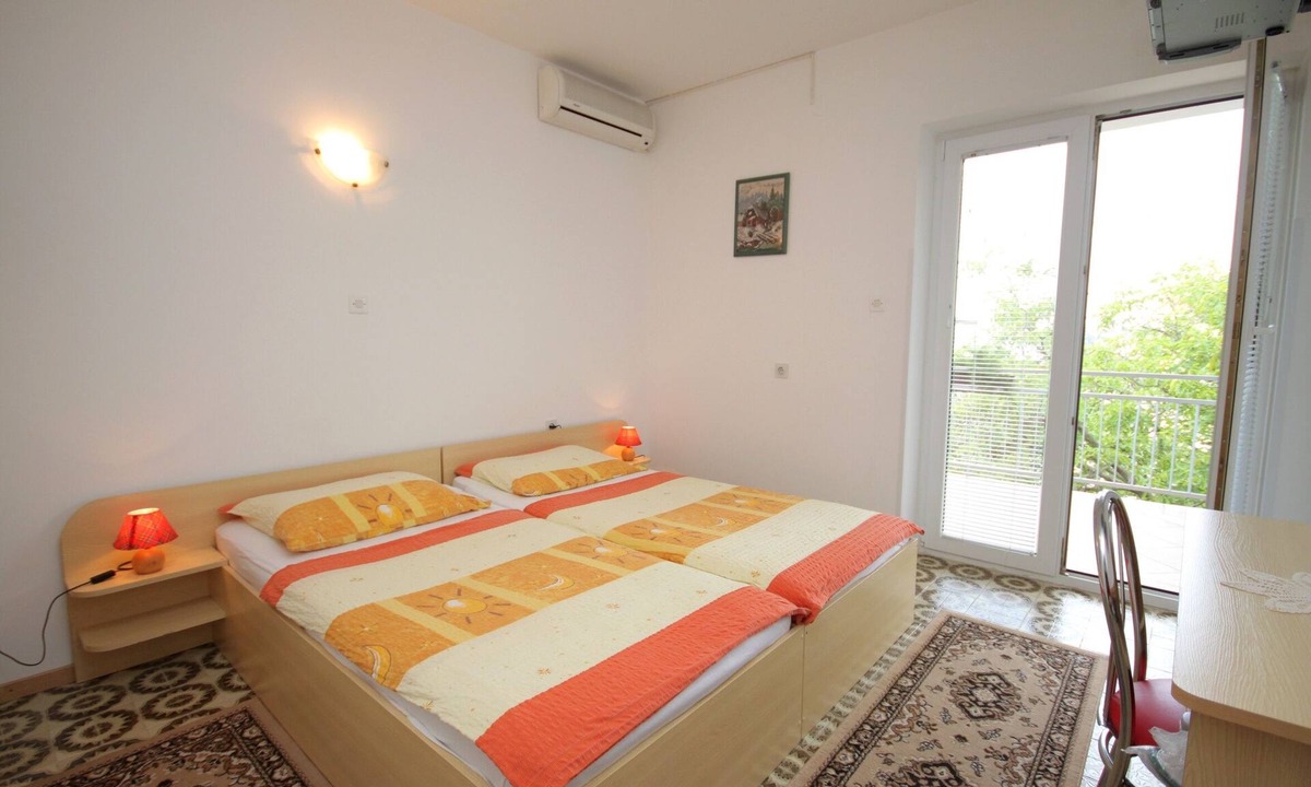 Selce Apartment | Two bedroom apartment with terrace Selce, Crikvenica (A-2379-b)