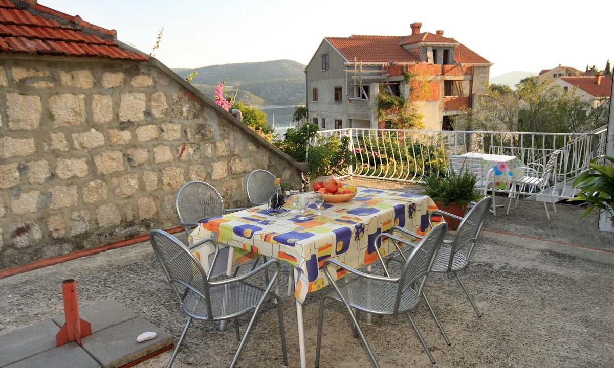 Slano Apartment | Two bedroom apartment with terrace and sea view Slano, Dubrovnik (A-2682-a)