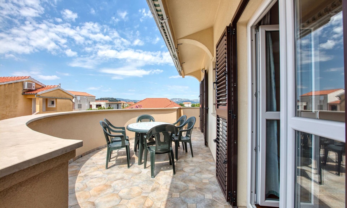 Susica Apartment | Two bedroom apartment with terrace Murter (A-5088-a)