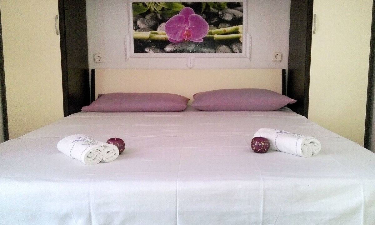 Bol Apartment | Two bedroom apartment with terrace Bol (Brač) (A-4658-a)