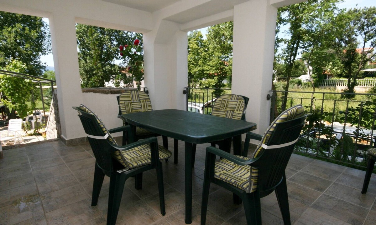 Pinezici Apartment | Two bedroom apartment with terrace Pinezići, Krk (A-5464-b)
