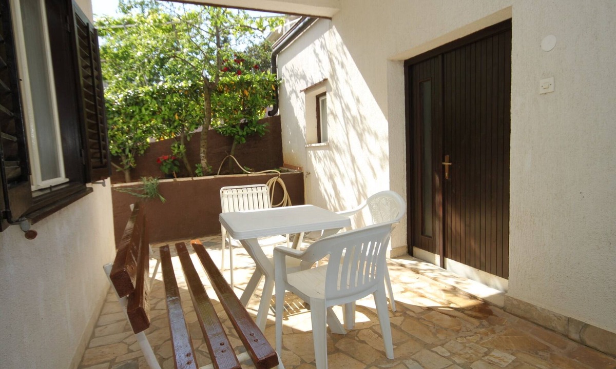 Vintijan Apartment | Two bedroom apartment with terrace Pula (A-7647-b)