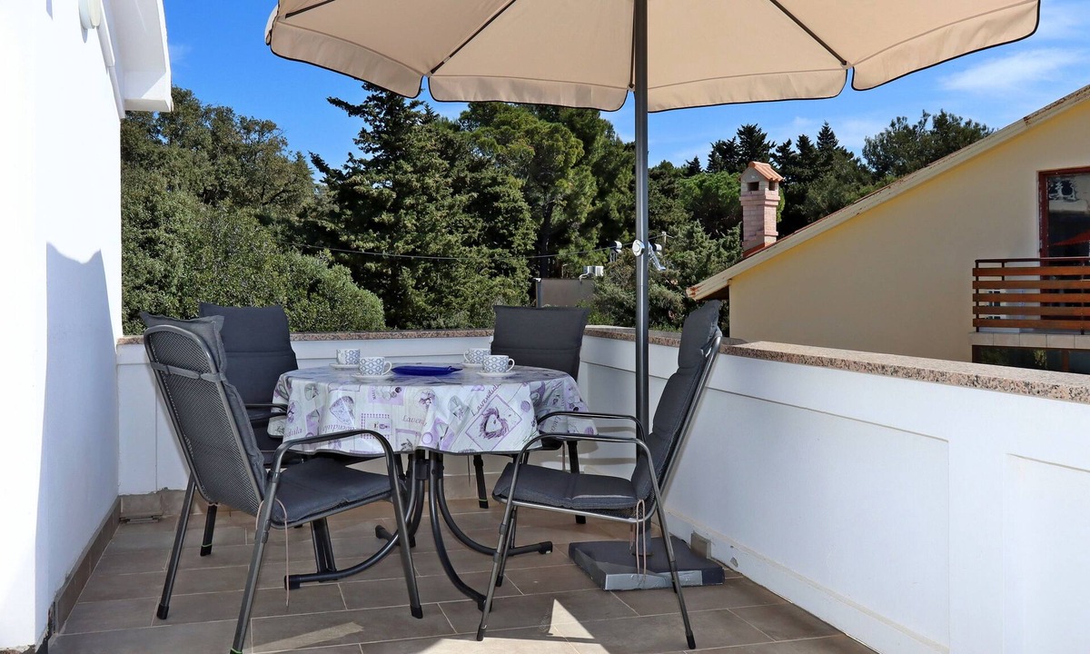 Suha Punta Apartment | Two bedroom apartment with terrace and sea view Suha Punta, Rab (A-17239-b)