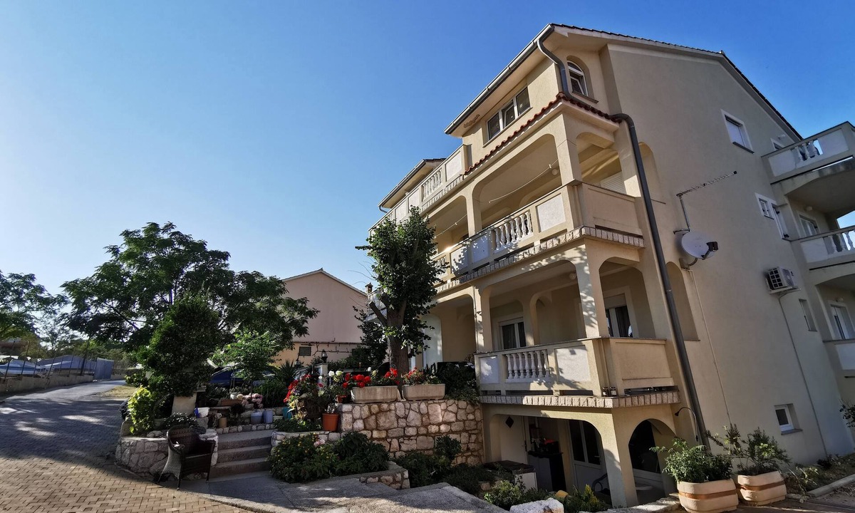 Mundanije Apartment | Two bedroom apartment with terrace Mundanije, Rab (A-4953-a)