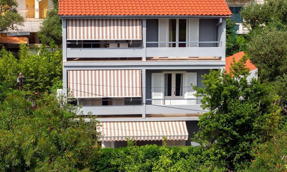 Banjol Apartment | Two bedroom apartment with balcony Rab (A-14515-a)