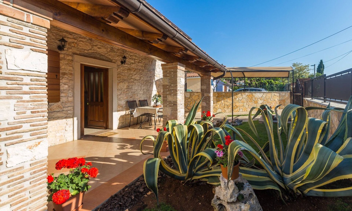 Tar Apartment | Two bedroom apartment with terrace Tar, Poreč (A-13245-a)