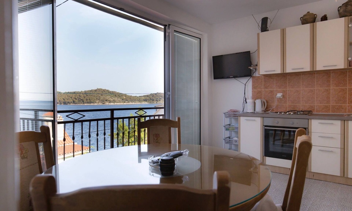 Vis Apartment | Two bedroom apartment with air-conditioning Vis (A-8526-a)