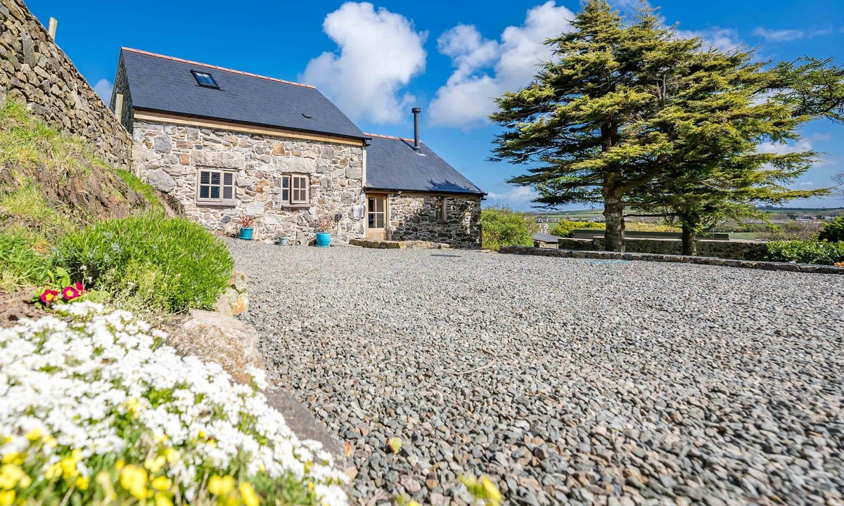 Llanerchymedd Cottage | Two bedroom barn conversion on Anglesey | Bwthyn-Cerrig