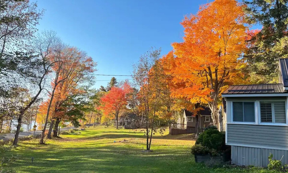 Muskoka Lakes Cottage | Two Bedroom Cottage with Loft Close To Bala