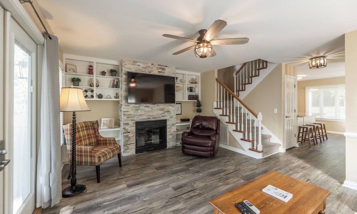 Grand Rivers Condo | Two Bedroom Harbor View Condo