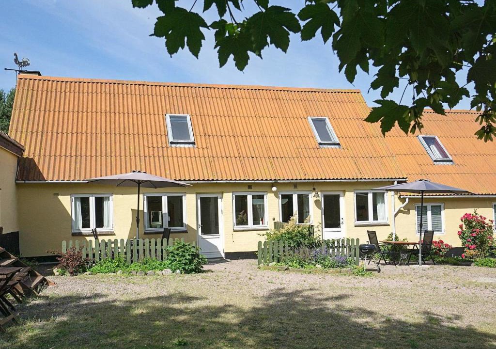 Svaneke Apartment | Two-Bedroom Holiday home in Svaneke 4