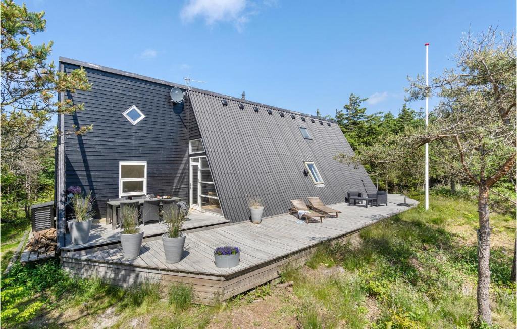 Fjand Badeby House | Two-Bedroom Holiday Home In Ulfborg