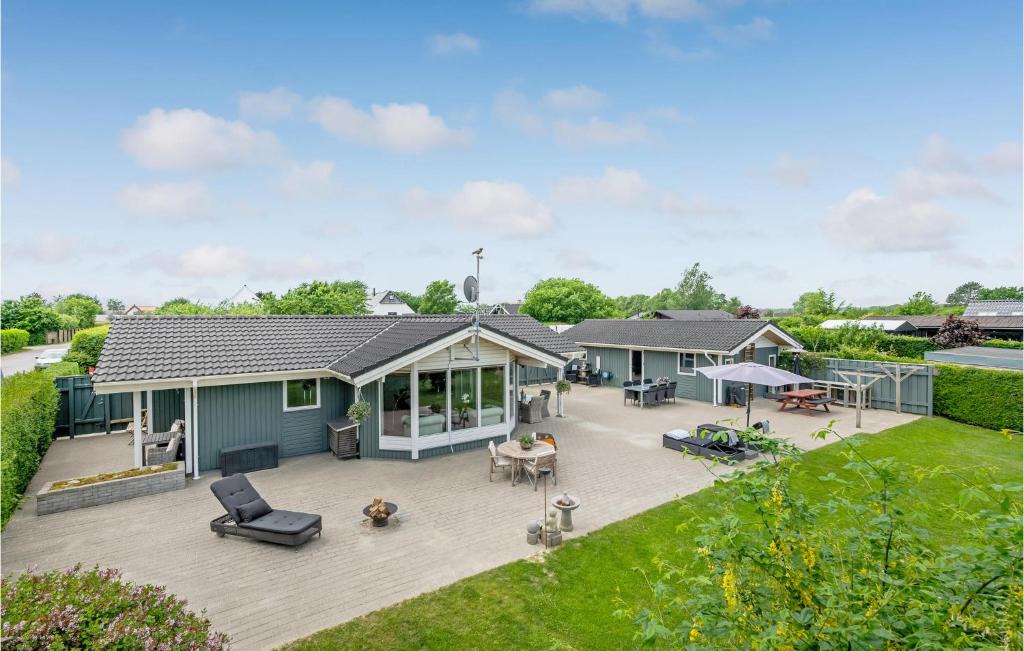Lystrup House | Two-Bedroom Holiday Home In Ega