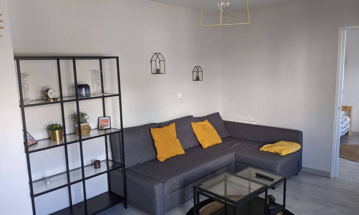 Merignac Apartment | Two bedroom home in Mérignac, cozy and well decorated