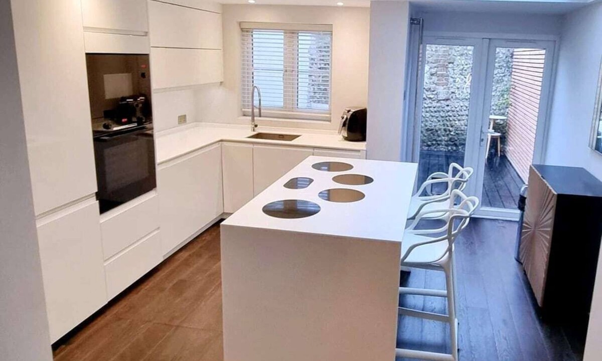 Montpelier House | Two-Bedroom House with Private Bathroom