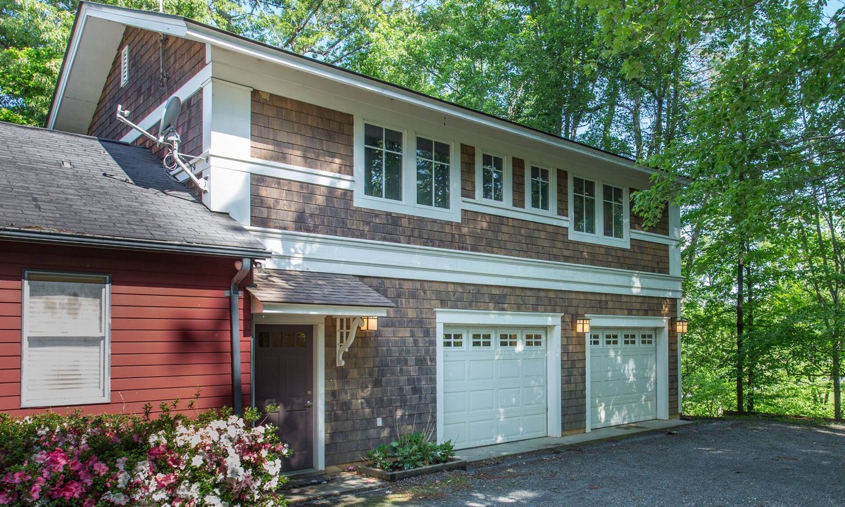 Batesville House | Two Bedroom Loft Near Charlottesville and Wineries, Dog Friendly