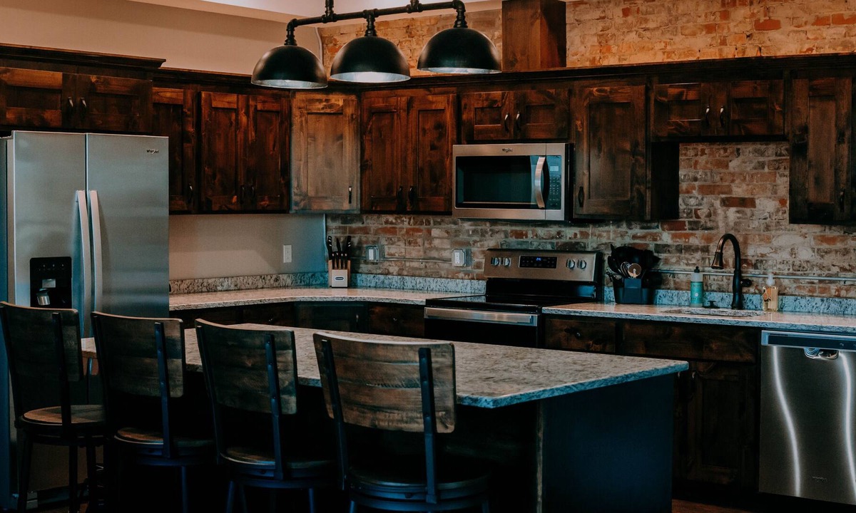 Fort Scott Apartment | Two Bedroom Loft Located in Historic Downtown Fort Scott