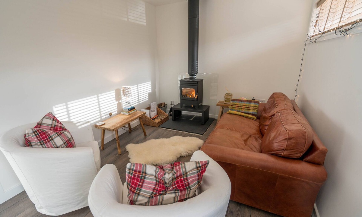 Balfron Apartment | Two bedroom, single-storey detached lodge.