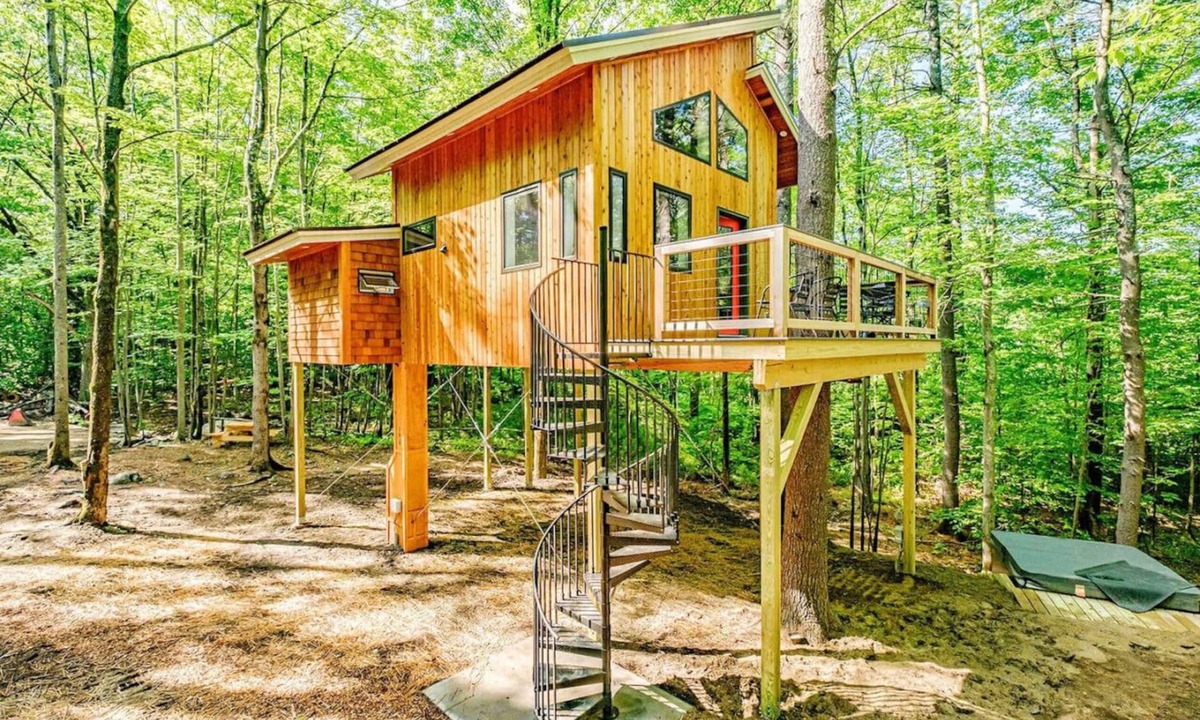 Springvale Cabin | Two bedroom treehouse in United States of America, Sanford