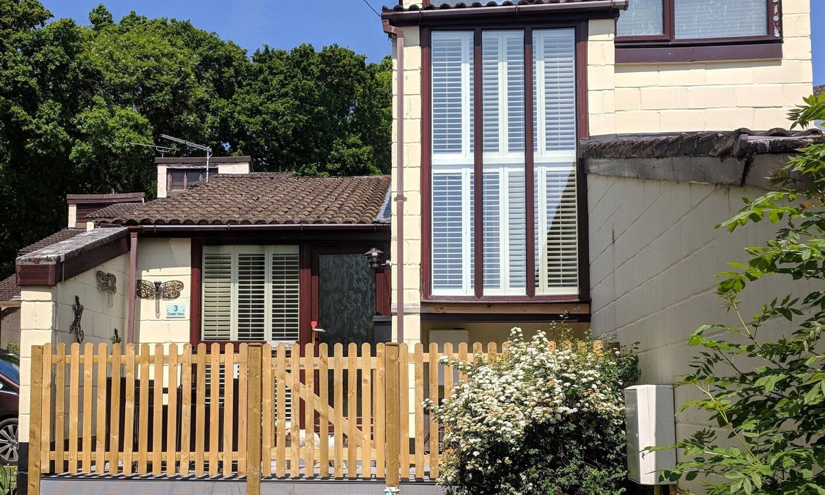 Ryde House | Two Bedroom/Two Bathroom. Tranquil and Conveniently Situated.