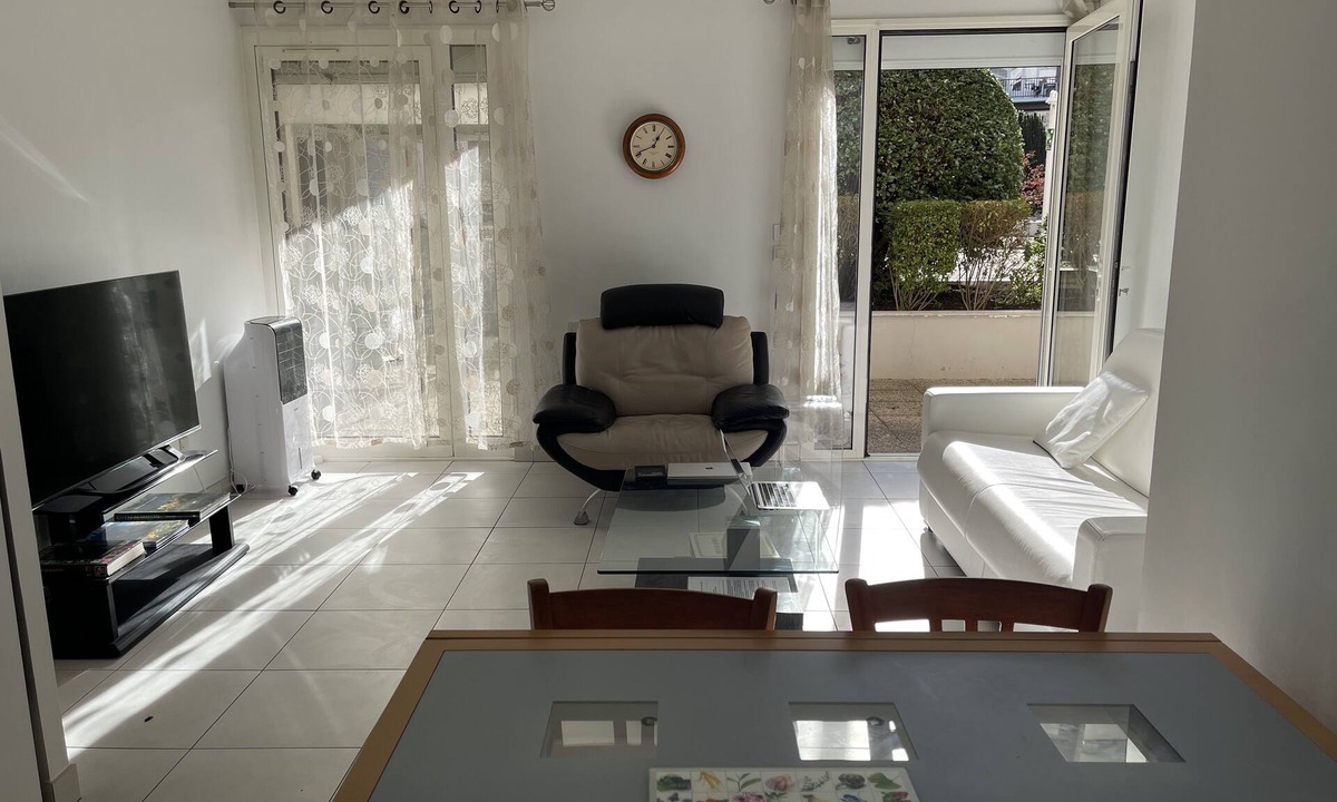 Aix-les-Bains City Center Apartment | Two bedrooms: bright, spacious and quiet right in the center of town