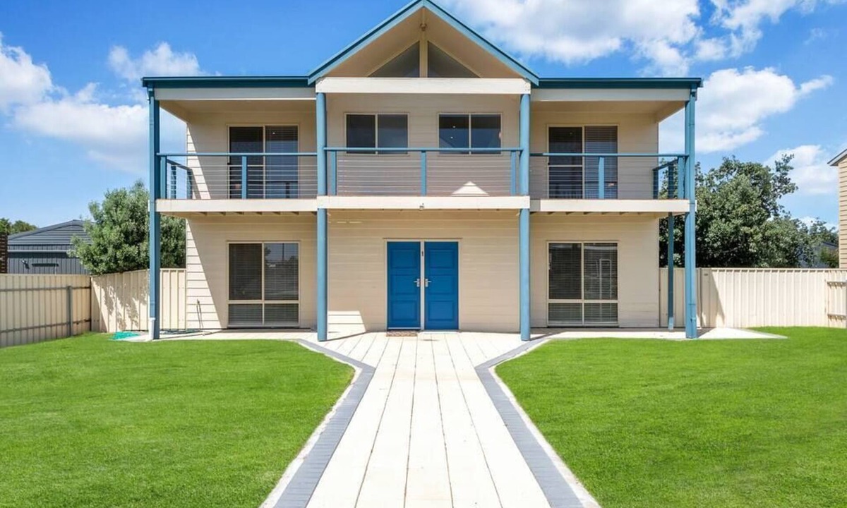 Middleton House | Two Blue Doors - All Linen Included