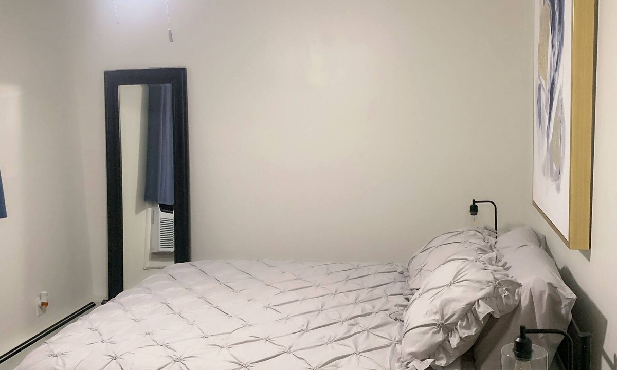 Deer Park House | Two BR - Convenient Oasis