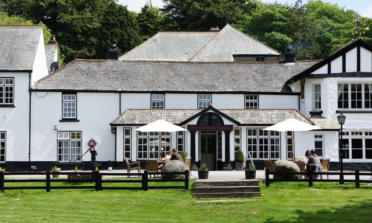 Two Bridges Hotel | Two Bridges Hotel
