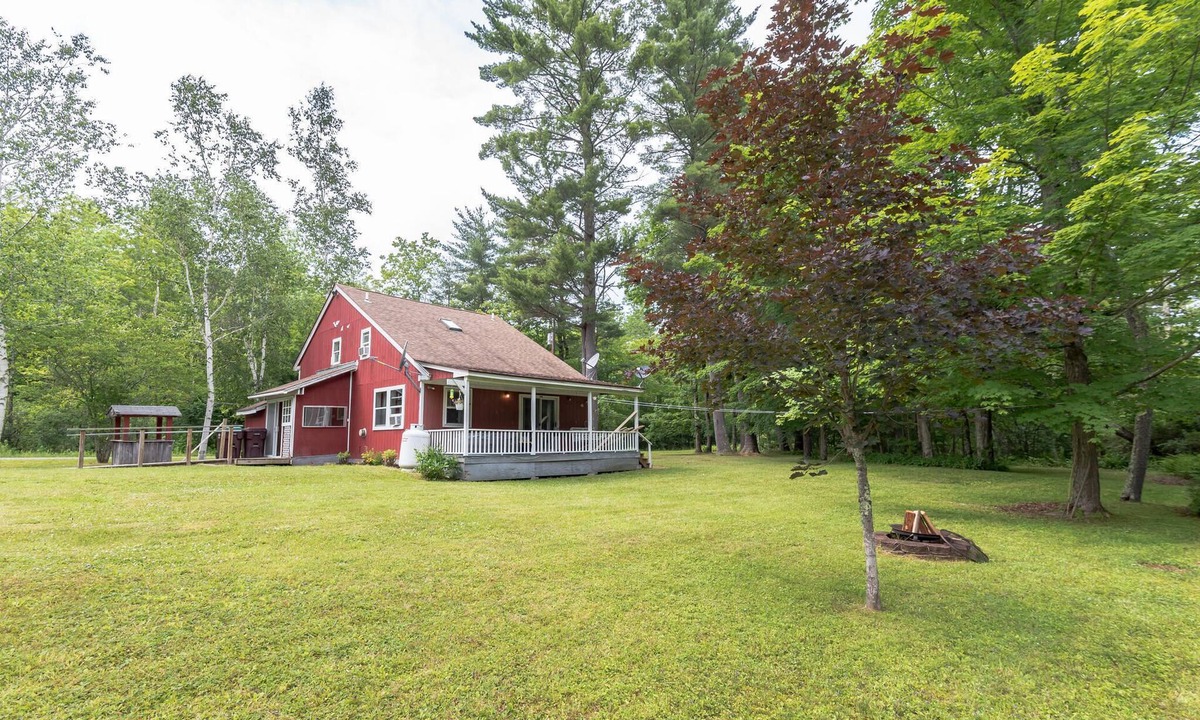 Bennington House | Two Brooks Lodge